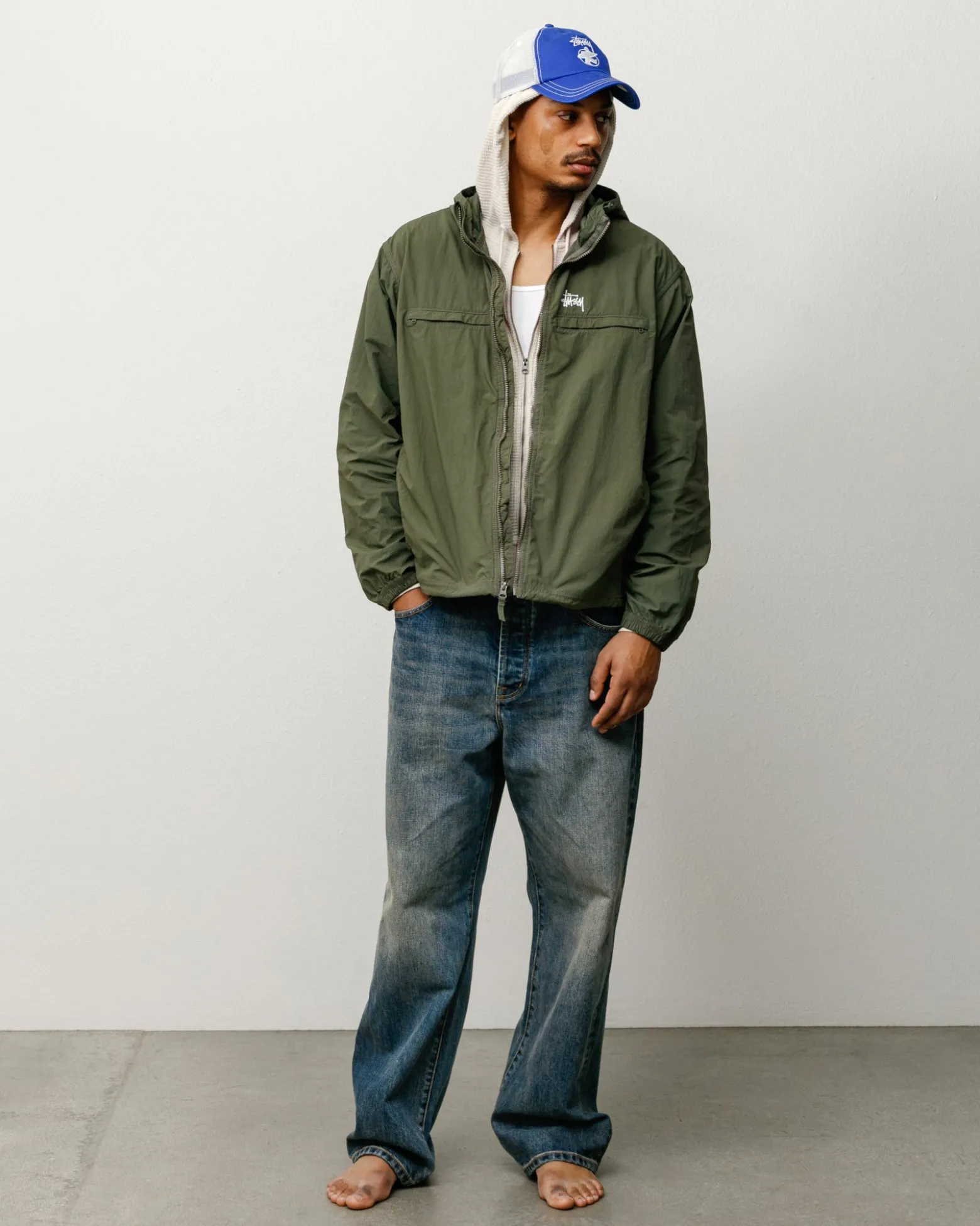 LIGHTWEIGHT HOODED JACKET