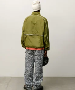 LIGHTWEIGHT PULLOVER JACKET