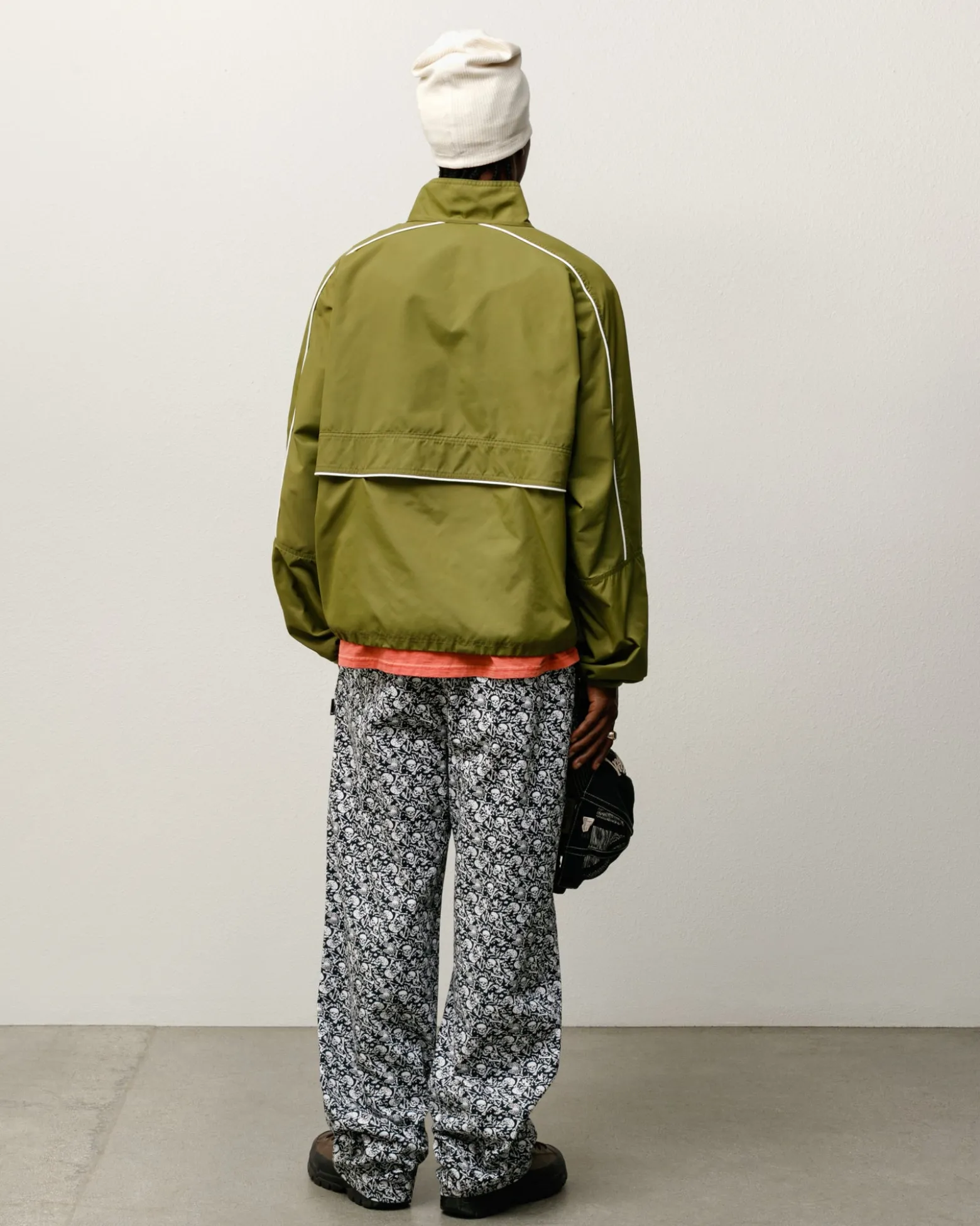 LIGHTWEIGHT PULLOVER JACKET