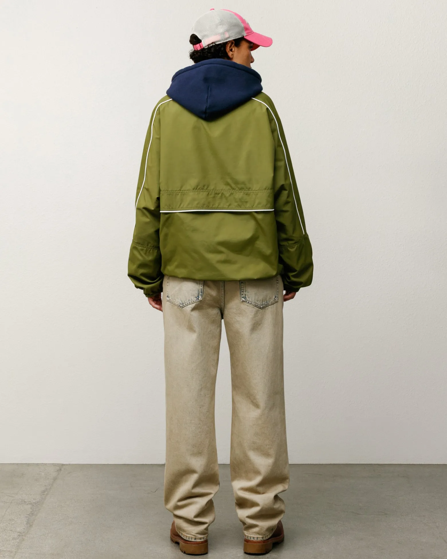LIGHTWEIGHT PULLOVER JACKET