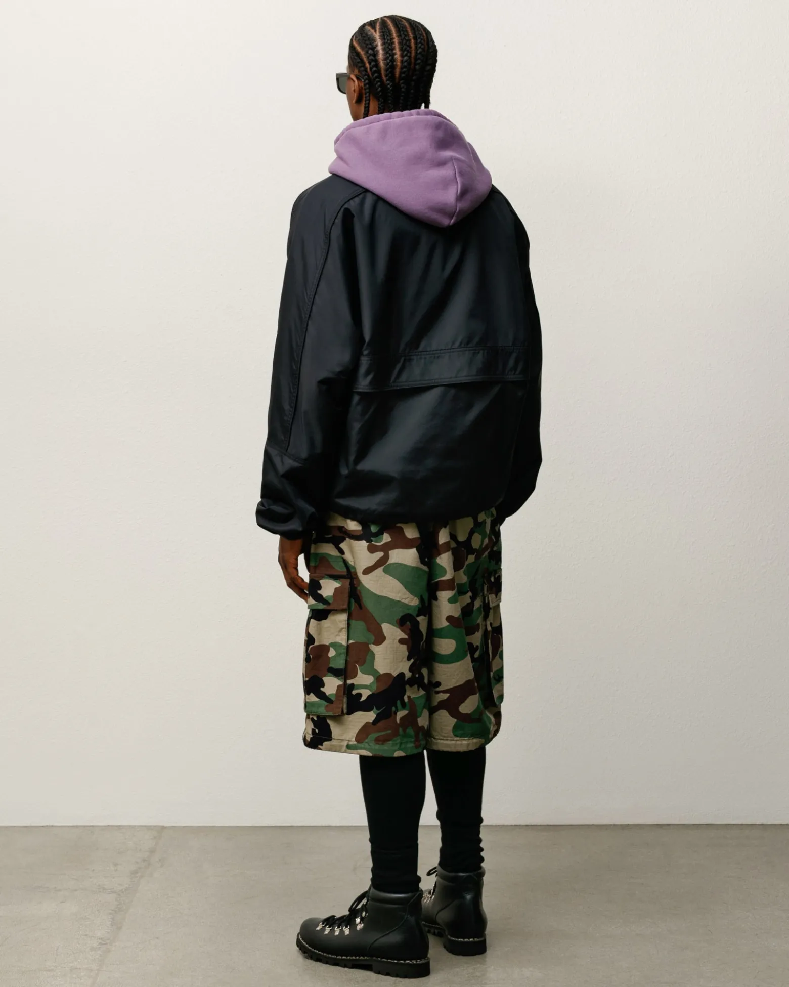 LIGHTWEIGHT PULLOVER JACKET