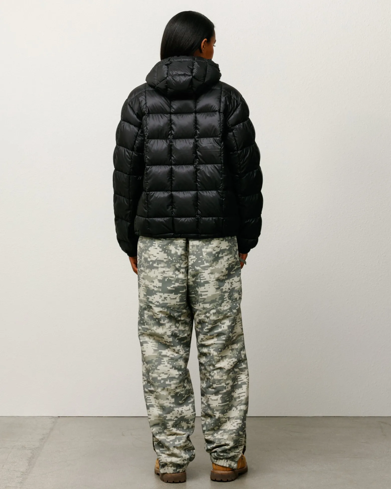 MIDWEIGHT HOODED PUFFER